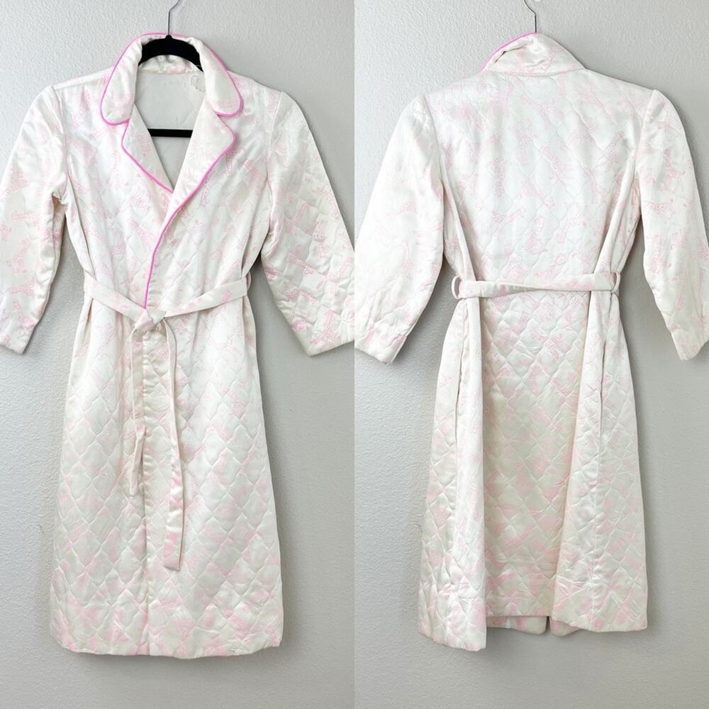 Vintage 60s 70s Quilted Robe Little Girls Giraffe Pattern Tie Ivory Pink